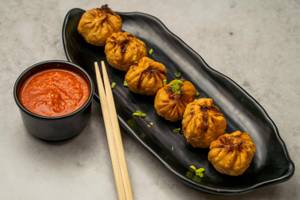 Chicken Gravy Momo [6 Pieces]