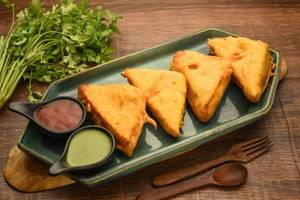Stuffed Bread Pakoda [4 Pieces]
