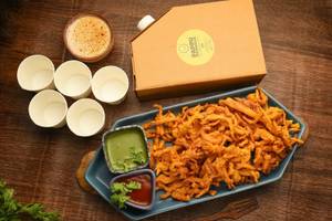 Kesar Ki Chai - Flask + Any Pakoda [1 Portion]