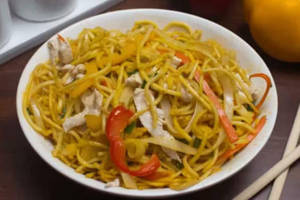 Chicken Singapuri Noodles