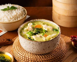 Green Thai Curry Chicken with Rice