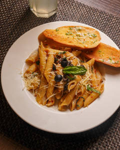 Penne Tomato Sauce Veg