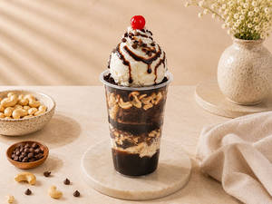 The Tall Treat Ice Cream Sundae - (120 Ml)