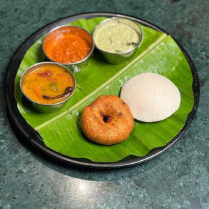 Idli (1 Pc) + Medu Vada (1 Pc)