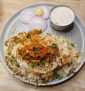 Chicken Tikka Dum Biryani Full [UN]