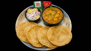 Aloo Gravy Sabji [250 Ml] With 4 Poori