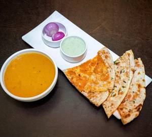Keema Naan With Gravy