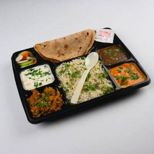 Veg Deluxe Thali