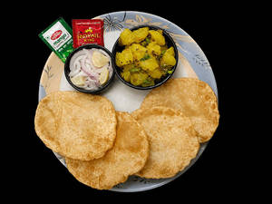 Aloo Dry Sabji [250 Ml] With 4 Poori