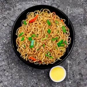 Mix schezwan noodles