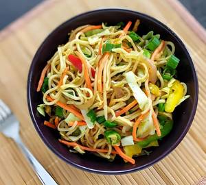 Veg Hakka Noodles
