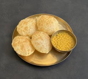 Luchi And Cholaar Dal