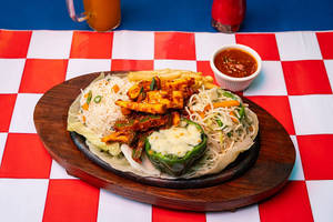 Oriental Veggie Sizzler In Chilli Garlic Sauce Sizzler