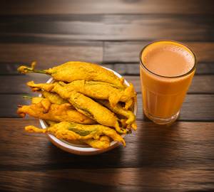 Mirchi Bhajia & Adrak Chai Combo