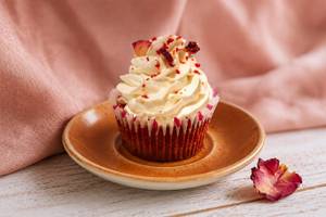 Scarlet Rose Cupcake