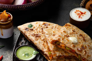 Aloo Pyaj Paratha