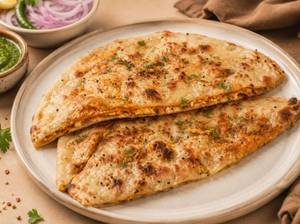 Paneer Kulcha [1 Piece]