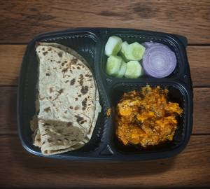 Paneer With 4 Roti And Salad With Achar
