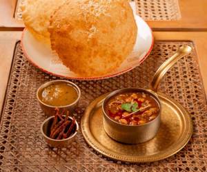 Chole Bhature [ 2 Bhature ]