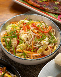 Hakka Noodles Chicken