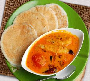 2 Pieces Kal Dosai With Fish Curry