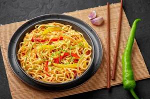 Veg Chilli Garlic Noodles