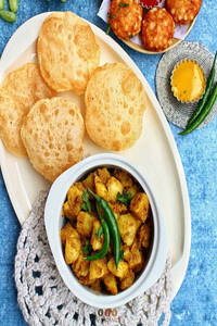 4 Puri With Chatpata Aloo Jeera