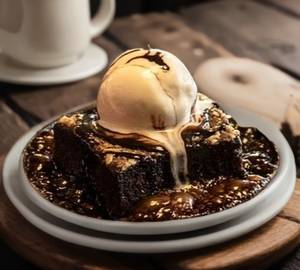 Chocholate brownie with ice