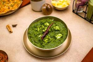 Lehsuni Palak Paneer