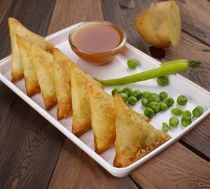 Aloo Matar Samosa