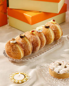 Assorted Brioche Doughnut Gift Hamper (box Of 4)