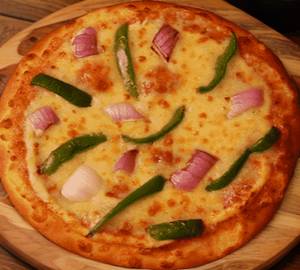 Onion and capsicum pizza