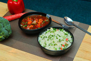 Veg Fried Rice With Amul Chilli Paneer [600 Ml]