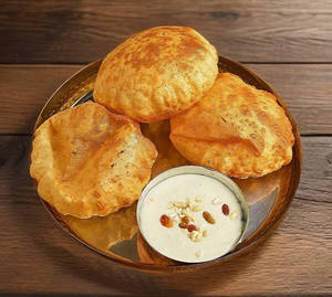 Shrikhand & 3 Poori