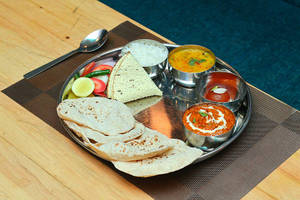 Veg Deluxe Thali