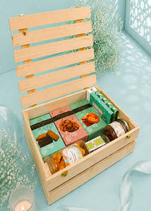 Wooden Trunk Hamper - Deluxe