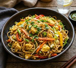 Egg Hakka Noodles