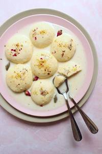 Kesaria Rasgulla