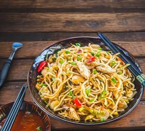 Mixed hakka noodles