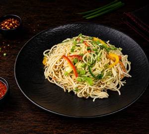 Veg hakka noodles
