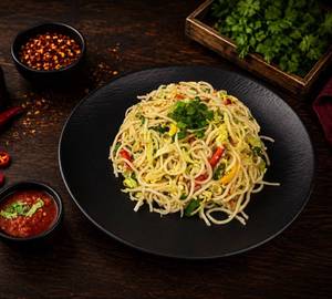 Egg hakka noodles