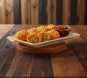 Veg fried momos