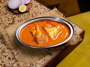 Pomfret Tikle (2 Pcs with Curry)