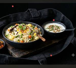 Veg Pulao(450Ml)+Plain Raita (50G)+Achar