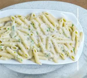 Penne Pasta In Alfredo Sauce