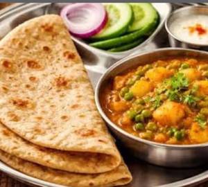 Aloo Dum Masala With Tawa Roti 4Pc Salad