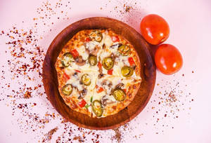FARM HOUSE VEG HOT N SPICY PIZZA