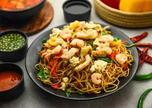 Mixed Hakka Noodles (Serves 2)