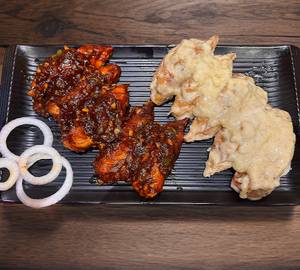 2-In-1 Momo Platter