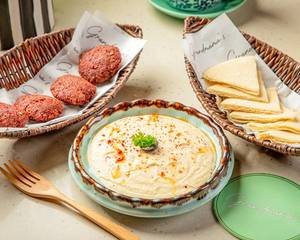 Grandmama's Hummus & Pita
